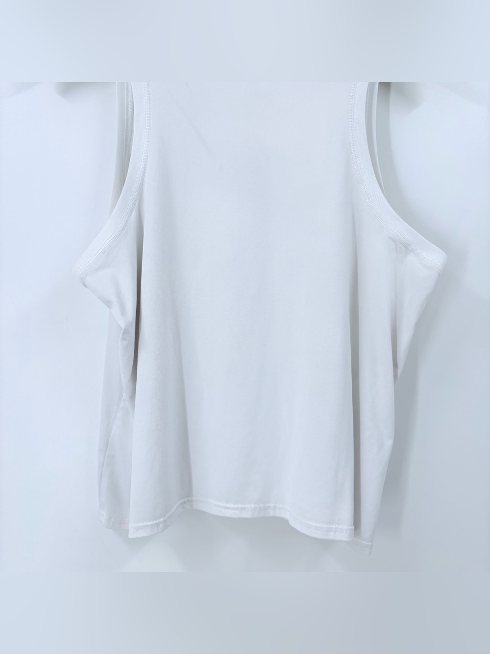 Vuori White Energy Top - Picture 10 of 11